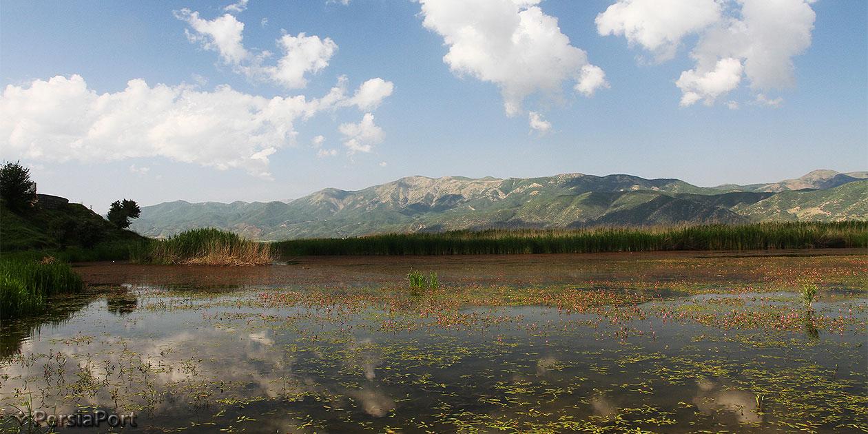 Zarivar Lake