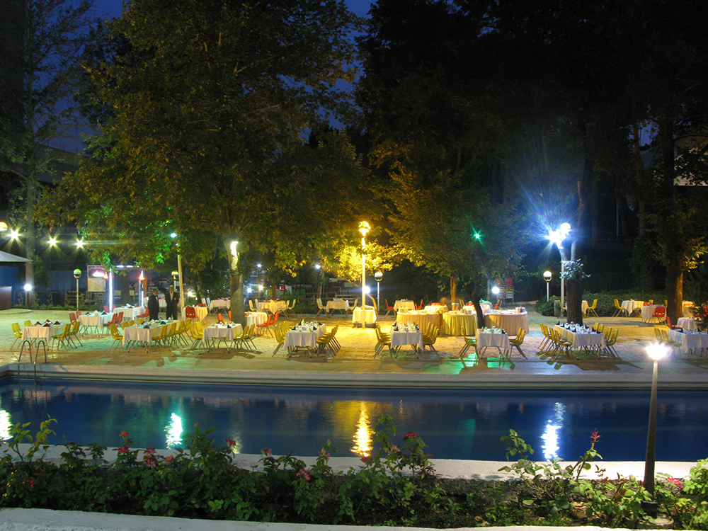 Parsian Esteghlal Hotel