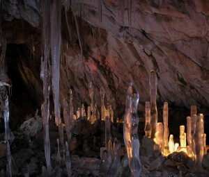 Yakhmorad Cave
