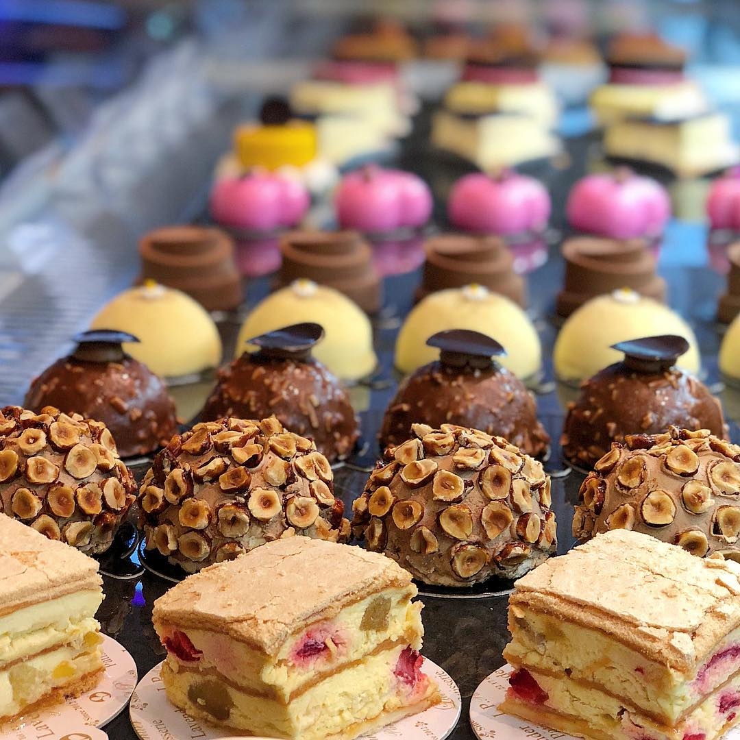 What are the best pastry shops in Tehran? - Shivar Travel