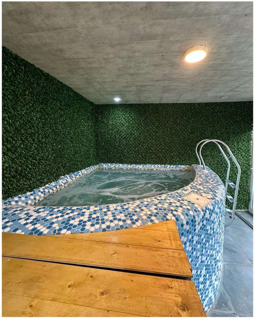 jacuzzi in villa